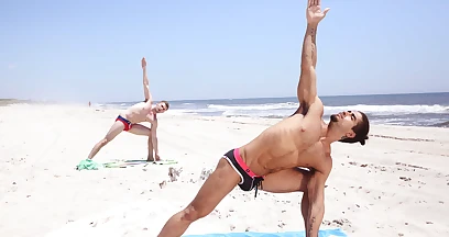 Dudes fuck by the beach after a random teaser play