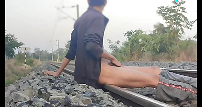 Masterbating in Railway Track Cumshot