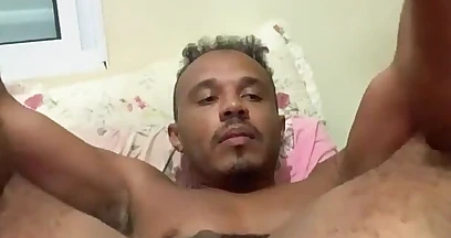 Cuzinho Pronto Para Ser Leitado